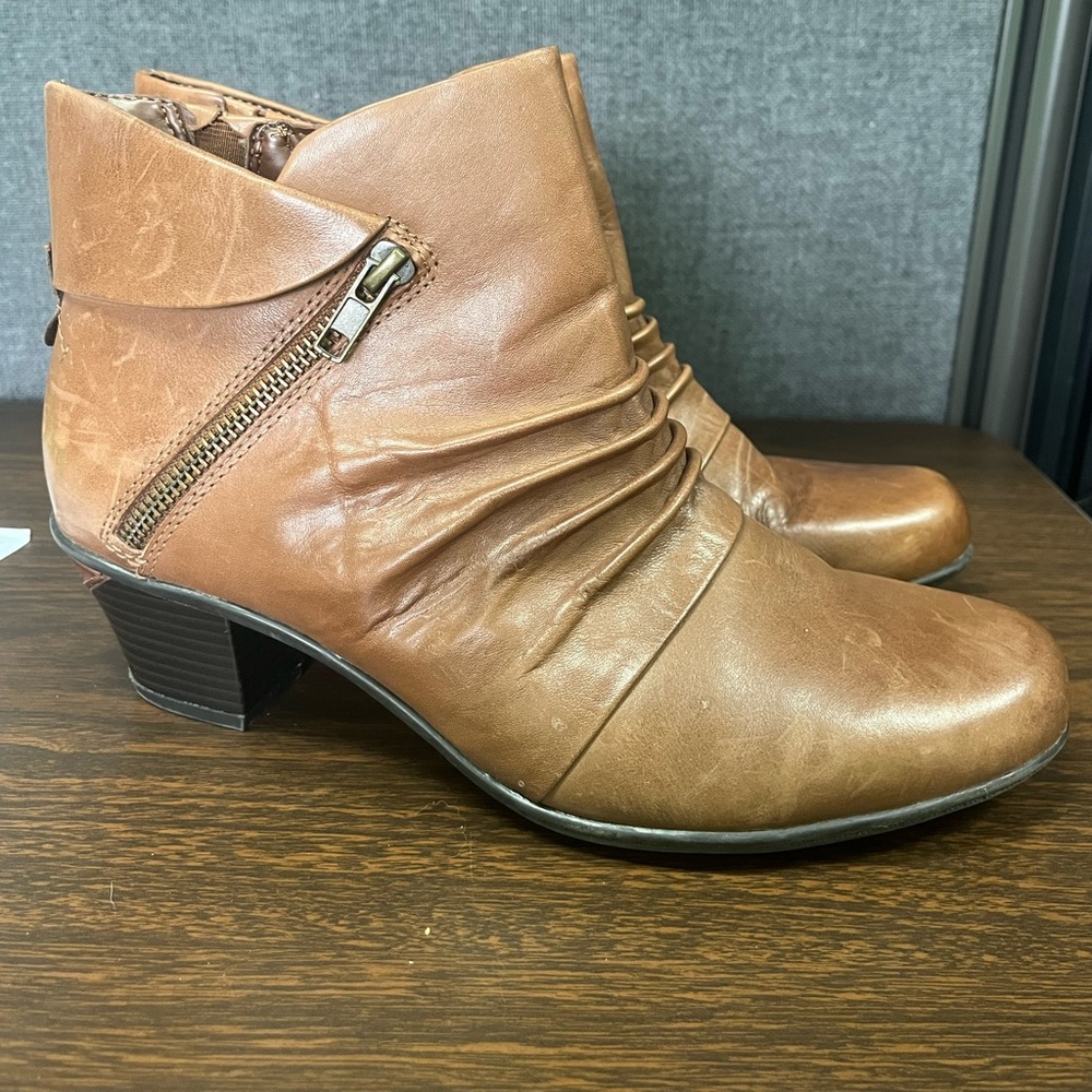 Earth Pegasus leather brown ankle boots booties 9.5